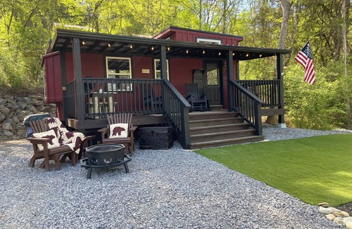 Newport House | Tiny Mountain Lodge with Smokey Mountain views. Newport TN Lodge decor.