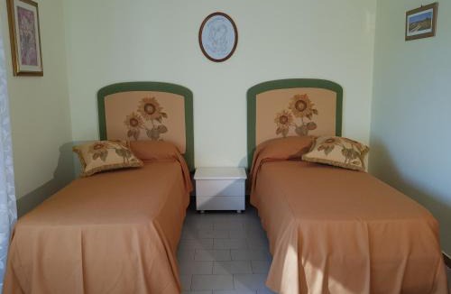Sant'Eufemia Lamezia Apartment | Top bedroom GOLFO - Le Lincelle, Lamezia - 2 extra large single beds