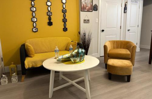 Richmond Valley House | Top Rated - Upscale-Cozy-Stylish-Affordable - free parking