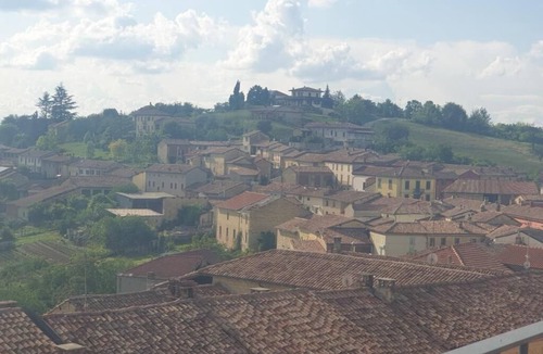 Grazzano Badoglio Apartment | Tourist Location Old Country House