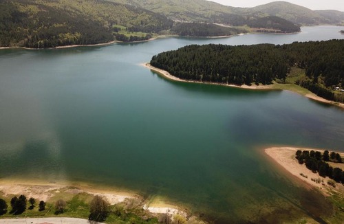 Lorica House | Tra il bosco e il lago