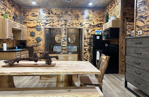 Newtown Cabin | Trailside ATV Lodge #E | 3BR | Sleeps 14 | Hot Tub