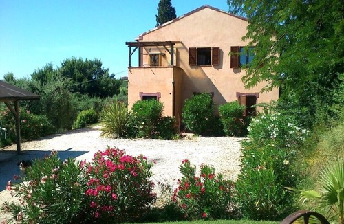 Ripatransone Apartment | Tranquil location close to sea and mountains