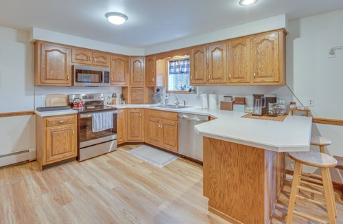 Mount Pleasant Mills House | Tranquil Mt Pleasant Mills Retreat on 60-Acre Farm