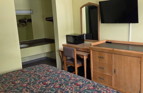 Gainesville Hotel | Travelers Inn