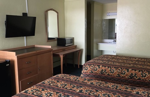 Gainesville Hotel | Travelers Inn