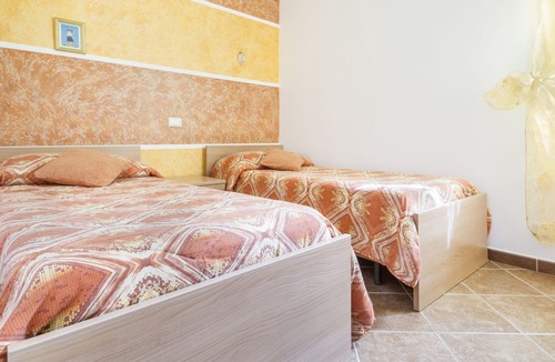 Piana Calzata Apartment | Triple room via s. onion 1st third floor room number 7th