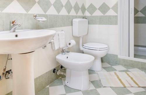 Piana Calzata Apartment | Triple room via s. onion 1st third floor room number 7th