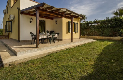 Piana Calzata Apartment | Triple room via s. onion 1st third floor room number 7th