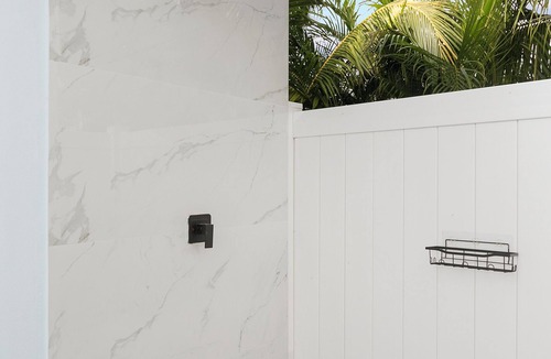 Hunt Club Cottage | Tropical Tiny Home in Palm Beach Gardens, Florida