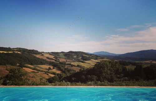 Radicondoli House | Tuscan country house with enchanting view and swimming pool