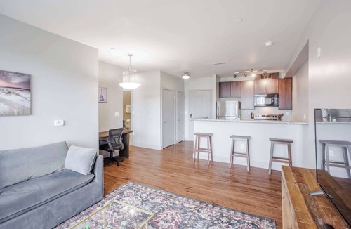 Central Business District Apartment | TWO CozySuites at the Banks with Pool! 18