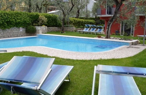 Malcesine Apartment | TWO ROOM .La Pergola central area,garden,swimming pool,parking,wi-fi,air cond