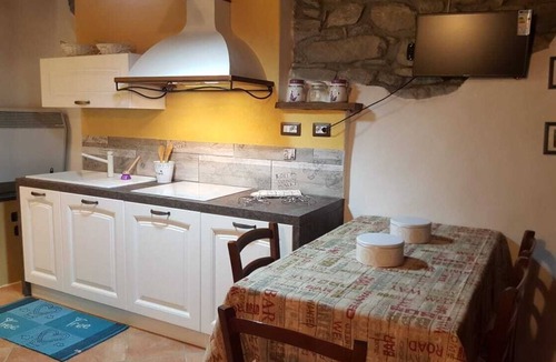 Antey-Saint-Andre Ski Chalet | Two-roomed chalet in Antey Saint Andrè