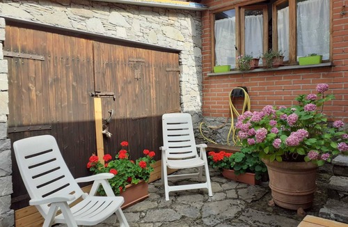 Montefegatesi House | Typical house in a mountain village