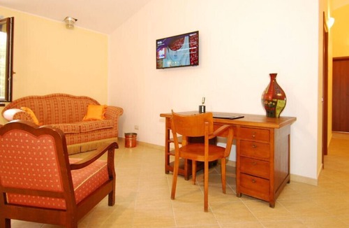 Lidarno Apartment | Umbrian Hills Flat - Free Parking & Garden