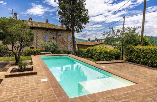 Bagnaia House | Un Petit Paradis - Holiday apartment for two with Perugia view!