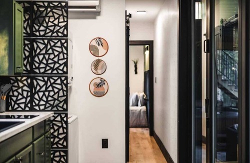 Baxter House | Unique Shipping Container w/Hot Tub & Lake Views