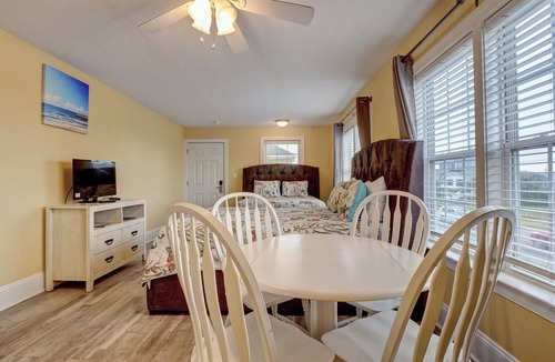 Surf City Hotel | Unit 101D at Tiffany's Motel