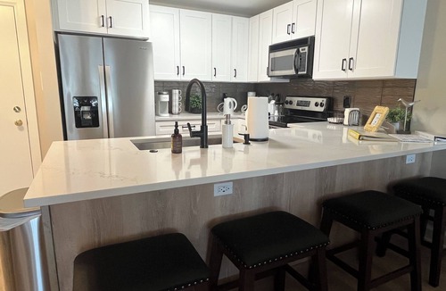 Lake Geneva Condo | Updated 2 BR Interlaken condo close to Lodge & GN/Outdoor Pool/Easy Parking