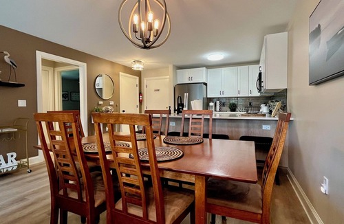 Lake Geneva Condo | Updated 2 BR Interlaken condo close to Lodge & GN/Outdoor Pool/Easy Parking