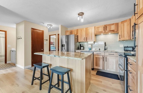 Dillon Condo | Updated Condo Near Ski Resorts Pool/Hot Tub Mountain Views!