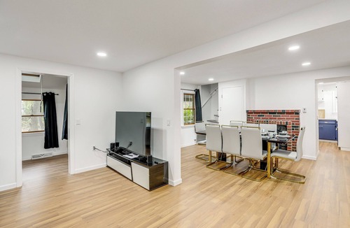 Bloomsbury House | Updated Getaway w/Sauna & Yard in Bloomsbury!