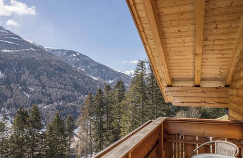Valle Aurina Apartment | Vacation Apartment "Golserhof Sonne" in the Ahrntal Valley with Mountain View
