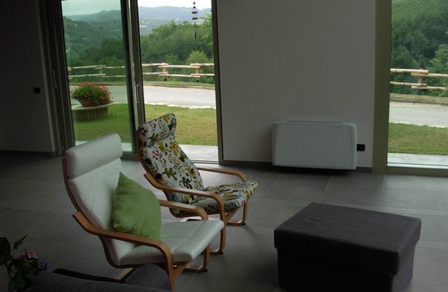Serralunga d'Alba Cottage | Vacation home surrounded by the vineyards of Barolo