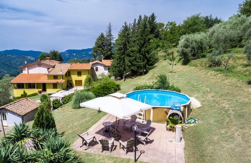 Lucca House | Vacation Home Alla Quercia - Peace and relaxation in the hills of Lucca