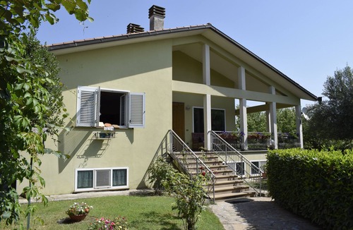 Contigliano Villa | Vacation Home From Annarè