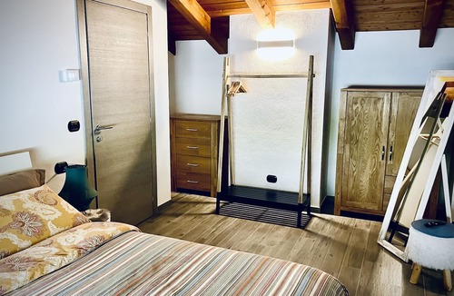 Nus House | Vacation Home 'La Sellerie' with Mountain View & Wi-Fi