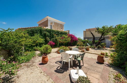 Carloforte House | Vacation Home 'Villa Ondina Carloforte' near Beach with Terrace & Wi-Fi