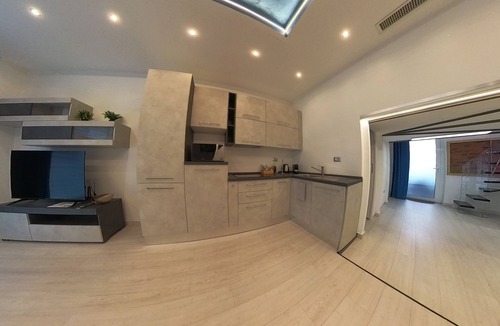 Gorla Apartment | Vangogh Casa Vacanze - Affari A 100mt MM1 Gorla Lingue Parlate Inglese -italiano