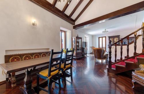 Consiglio di Rumo Apartment | Very Elegant Historic Apartment F2