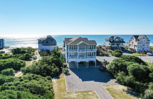 Sneads Ferry House | Very Large Oceanfront/Pool/Elevator/Tiki Bar/-Southern Grace on Topsail Island