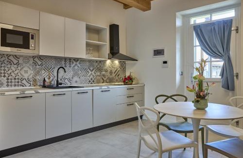Caselle Torinese Apartment | Via Ai Portici Suite