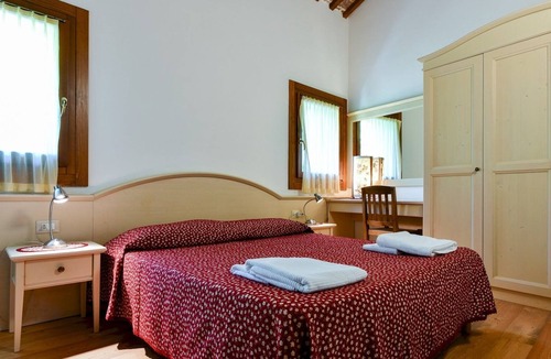 Longare Apartment | Vigneti apartment with two bedrooms and one bathroom on the second floor (apartment 5)
