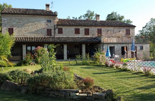 Santa Vittoria in Matenano House | Villa with private pool between the Adriatic beaches and Monti Sibillini National Park
