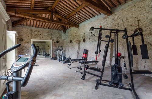 Badia Cantignano Villa | Villa ∙ 11 bedrooms ∙ 22 guests