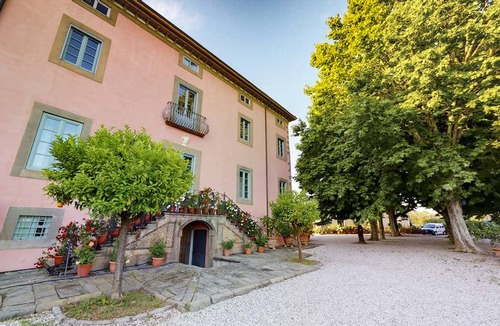 Capannori Villa | Villa ∙ 16 bedrooms ∙ 32 guests