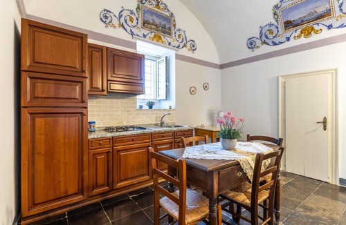 Casa Papa Apartment | Villa 'Aguglie - Suite Bouganville' with Shared Pool, Wi-Fi and Air Conditioning