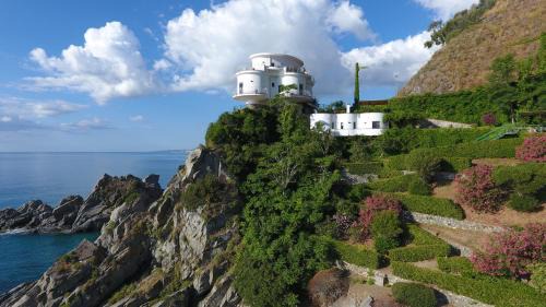Caminia Villa | Villa Alcado