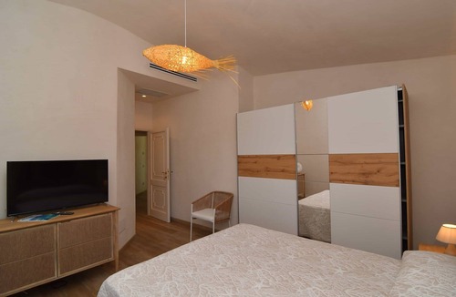 San Teodoro City Centre Villa | Villa Amoreddu with rooftop Jacuzzi and private beach
