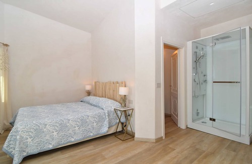 San Teodoro City Centre Villa | Villa Amoreddu with rooftop Jacuzzi and private beach