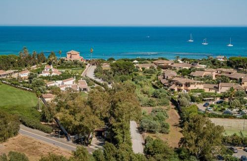 Nora Villa | Villa Angelica with private access to beach