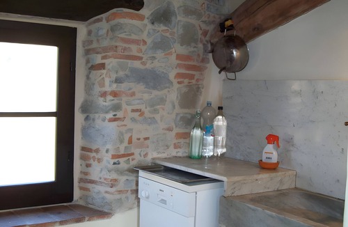 Nocchi Villa | Villa 'Aranci' with Shared Pool, Private Garden and Wi-Fi
