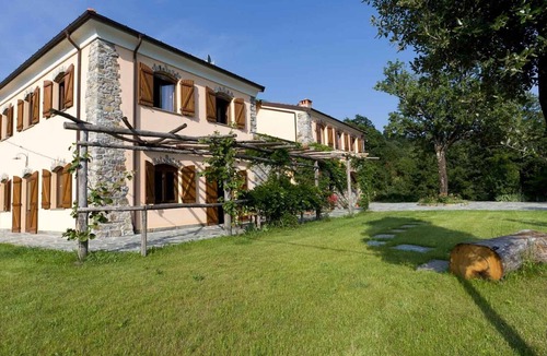 Varese Ligure Villa | Villa Arbeio 8+6, Emma Villas