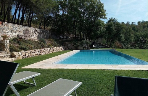 Castellina in Chianti House | Villa Arnica B: A graceful cottage surrounded by vineyards and olive groves, with Free WI-FI.