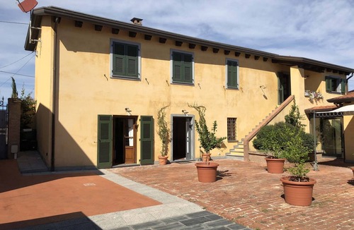 Sarzana Villa | VILLA ARTE 12 PAX Luxury country house with Pool, BBQ WiFi near 5 Terre